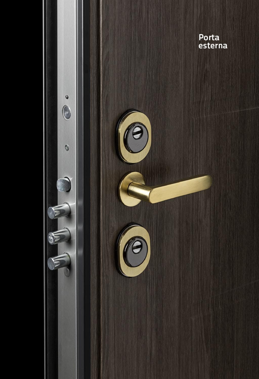 Alternative square components on the external side of an armored door
