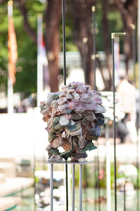 Detail 1 of the Emersa Sommersa installation