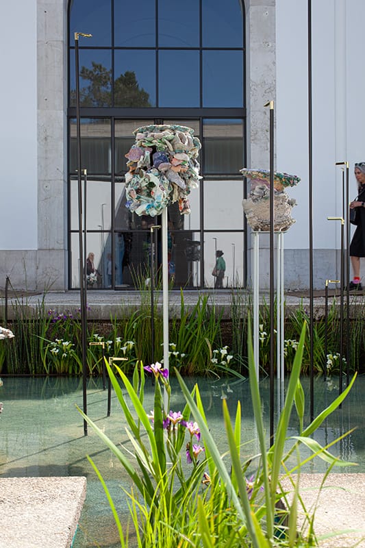 Detail 2 of the Emersa Sommersa installation