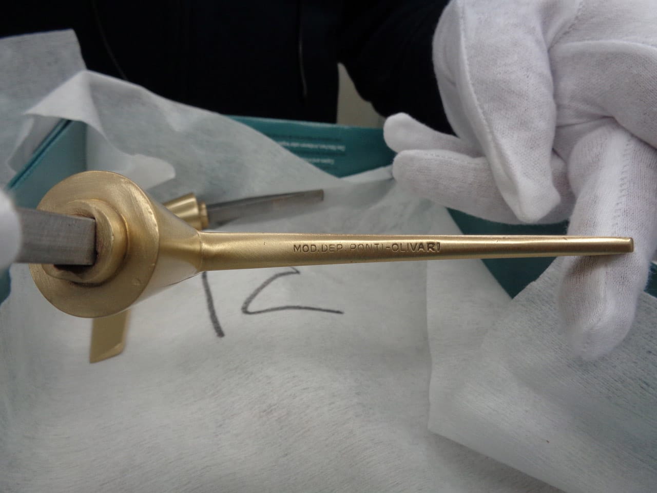 Cono handle detail